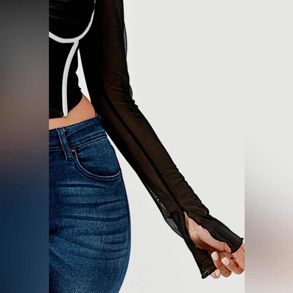 NWT - Chic contrast trim long sleeves bustier crop top - Picture 5 of 7